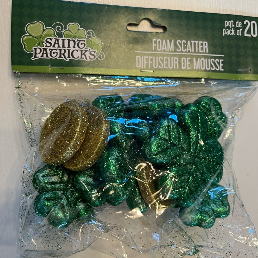 GLITTER St Patrick’s Day foam table scatter